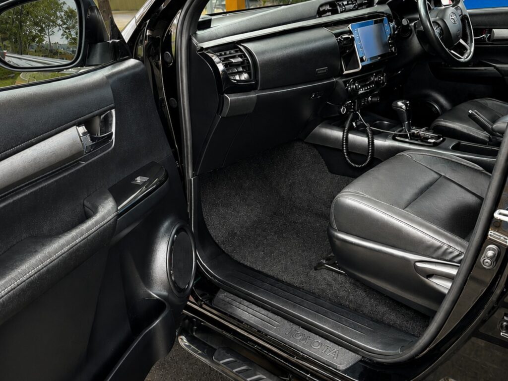 Work ute after an Inside & Outside Polish service at The Washouse.